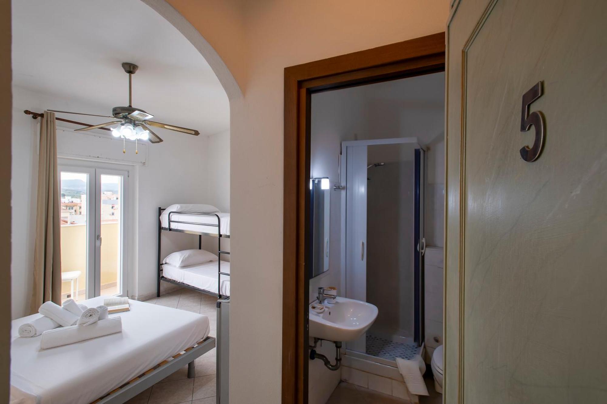 Oasis Guest House Alguer Exterior foto